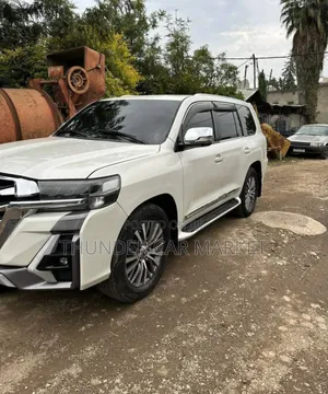 Toyota Land Cruiser 2012 White