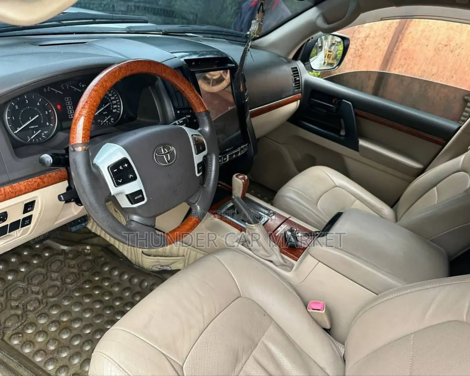 Toyota Land Cruiser 2012 White