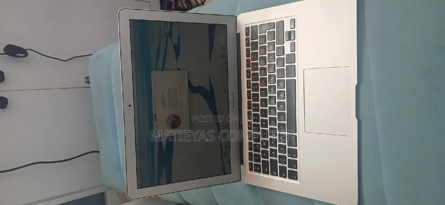 New Laptop Apple MacBook Air 2013 4GB Intel Core I5 SSD 128GB