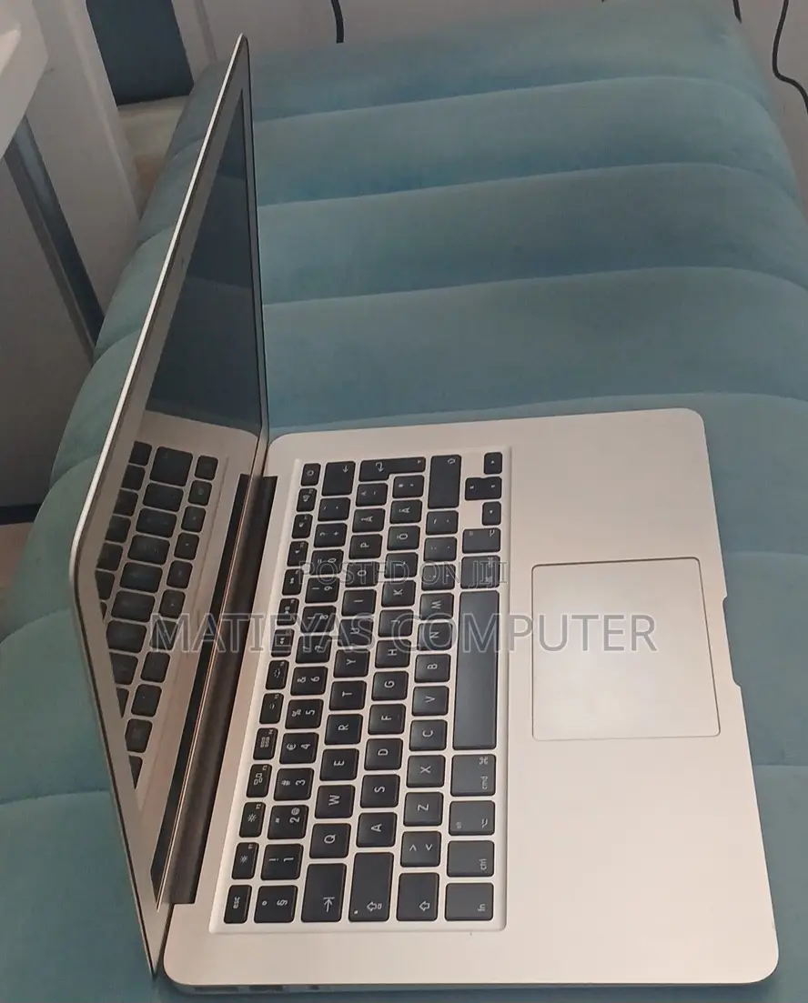 New Laptop Apple MacBook Air 2013 4GB Intel Core I5 SSD 128GB