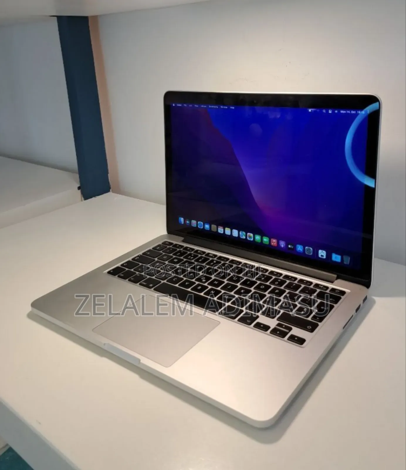 New Laptop Apple MacBook Pro 2015 8GB Intel Core I5 SSD 256GB