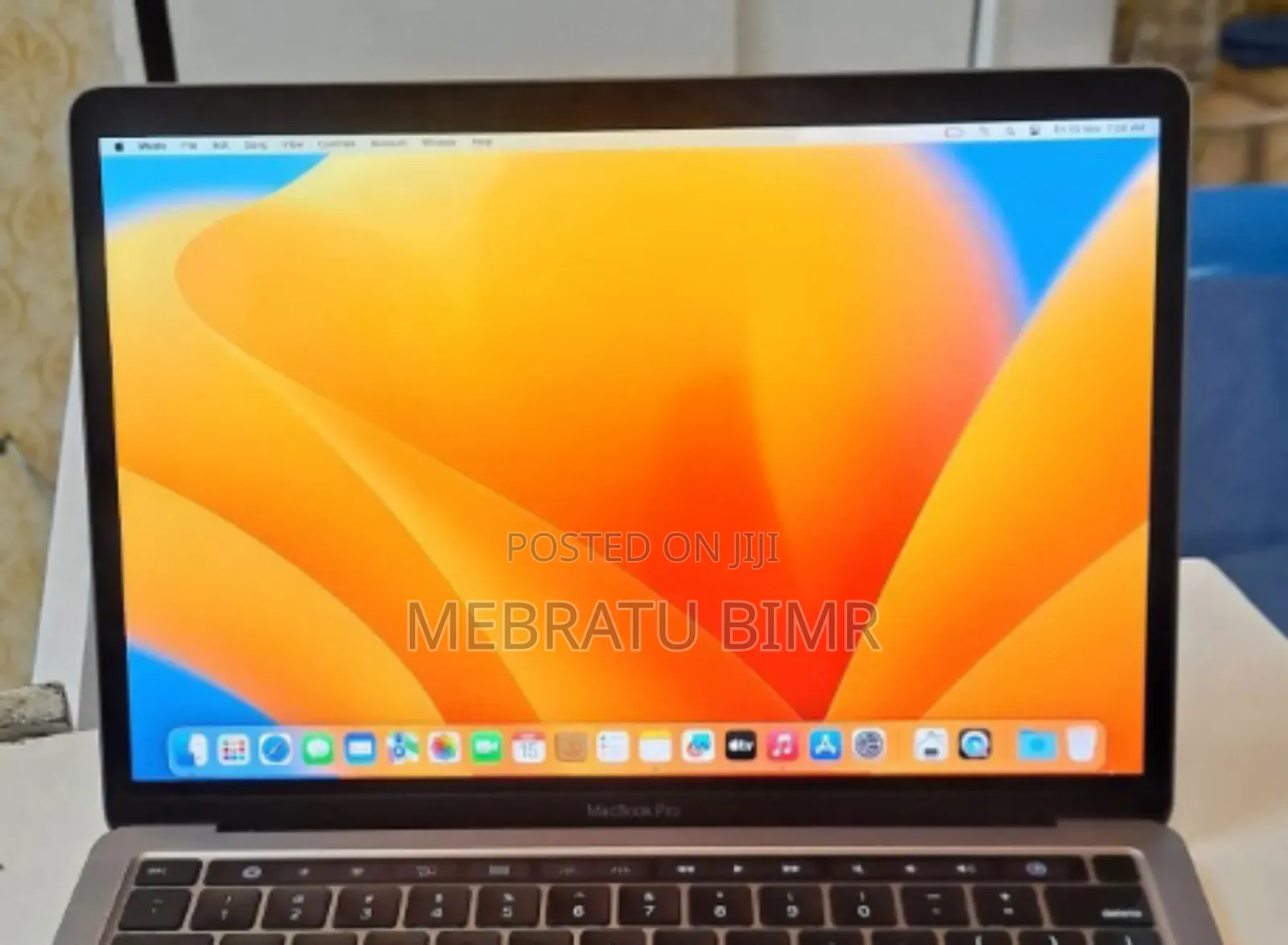 New Laptop Apple MacBook Pro 2020 M1 8GB Apple M1 Pro SSD 256GB