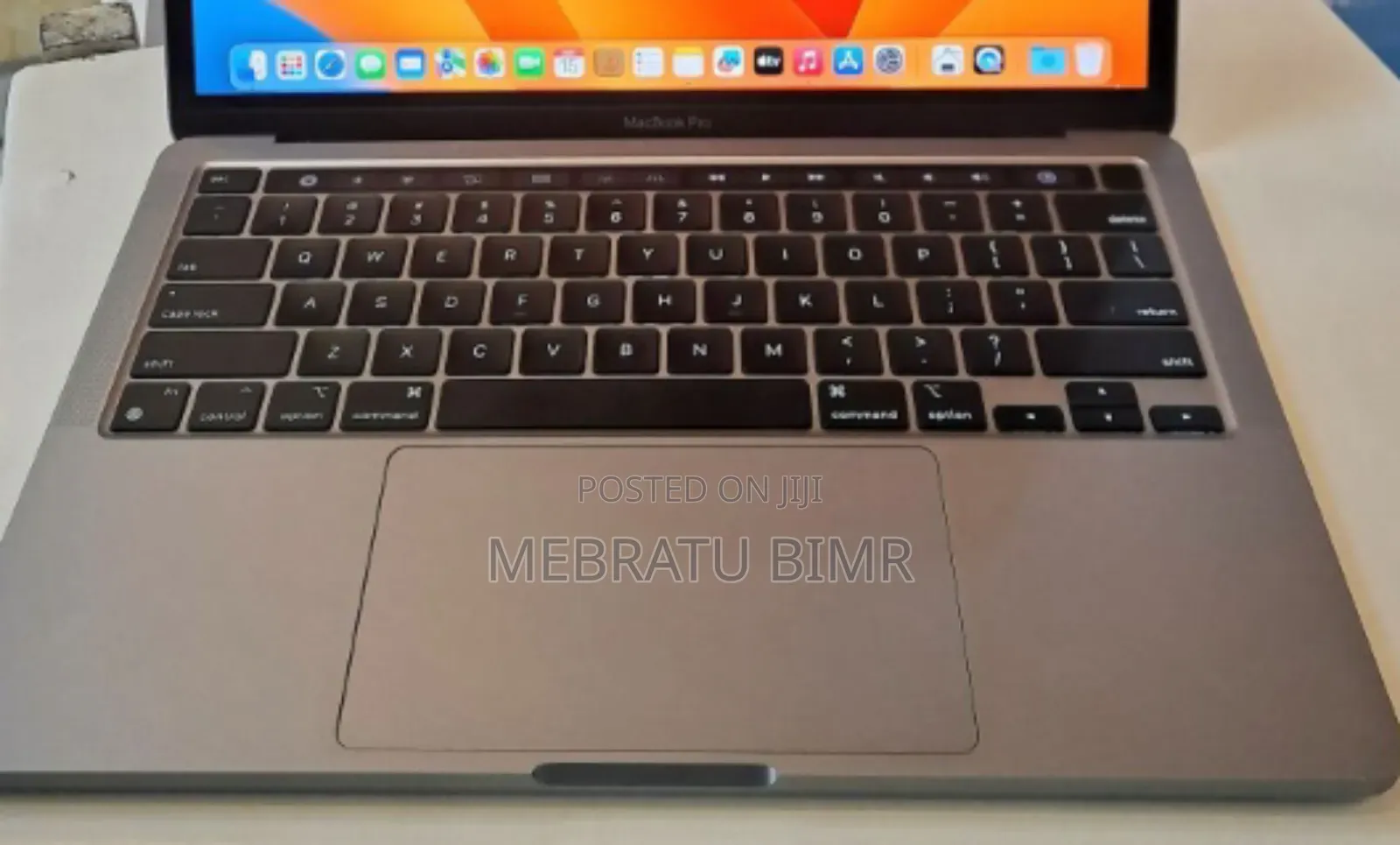 New Laptop Apple MacBook Pro 2020 M1 8GB Apple M1 Pro SSD 256GB