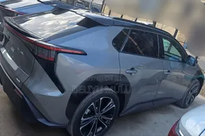 New Toyota bZ4X 71.4 kWh AWD 2023 Gray