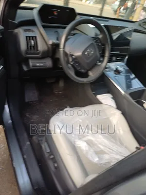 New Toyota bZ4X 71.4 kWh AWD 2023 Gray