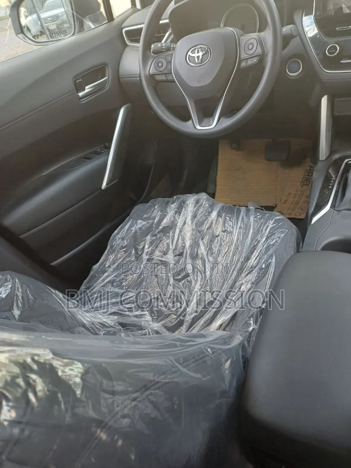 New Toyota Corolla Cross L 2WD 2024 White