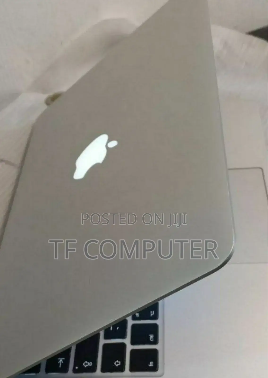 New Laptop Apple MacBook Pro 2015 8GB Intel Core I5 SSD 256GB