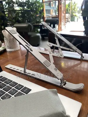 ለኣይኖ የሚመች የኣይን ከፍታ ላይ Pcዎ ያስቀምጡ Laptop Stand Call
