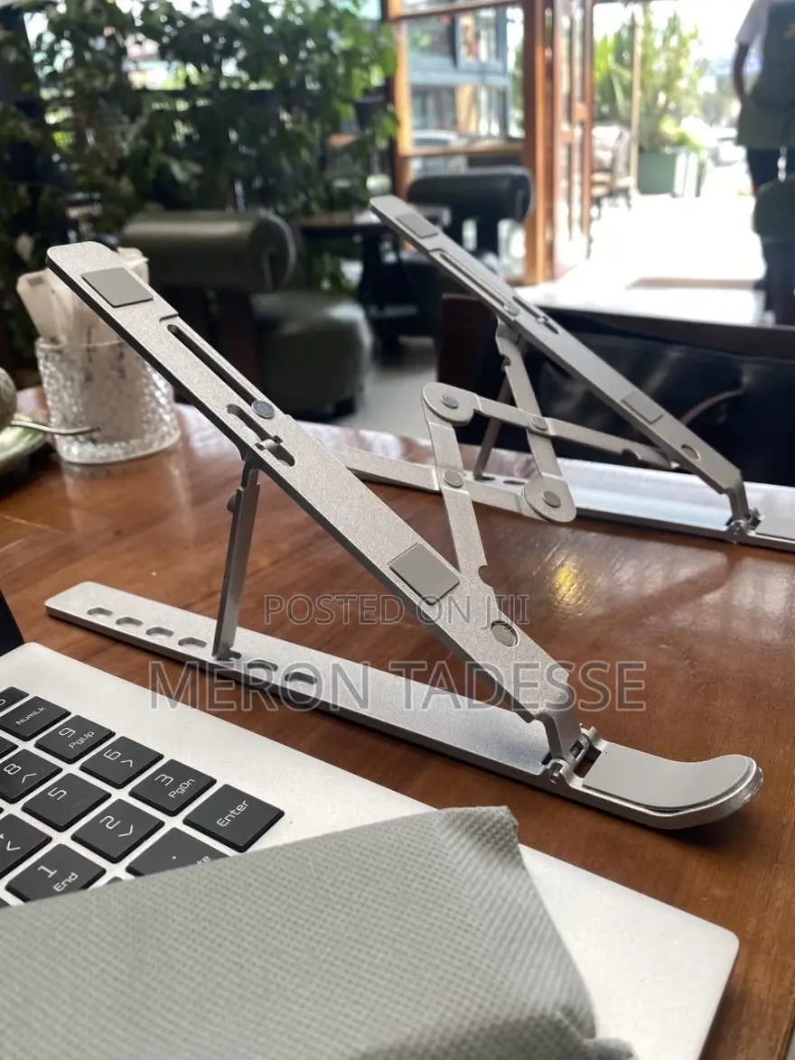 ለኣይኖ የሚመች የኣይን ከፍታ ላይ Pcዎ ያስቀምጡ Laptop Stand Call