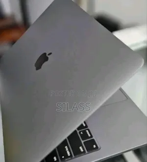 New Laptop Apple MacBook Pro 2019 8GB Intel Core I5 SSD 256GB