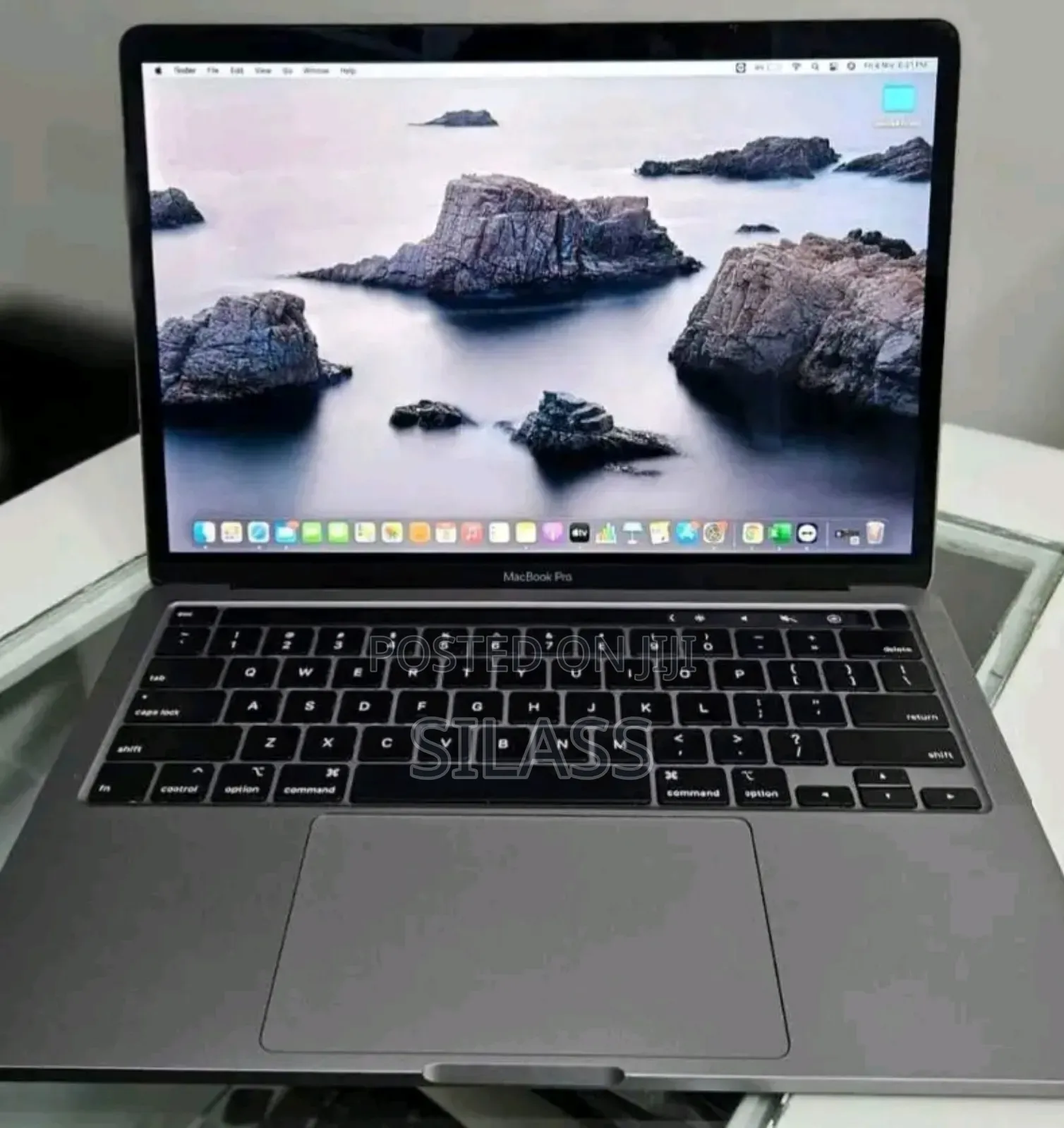 New Laptop Apple MacBook Pro 2019 8GB Intel Core I5 SSD 256GB