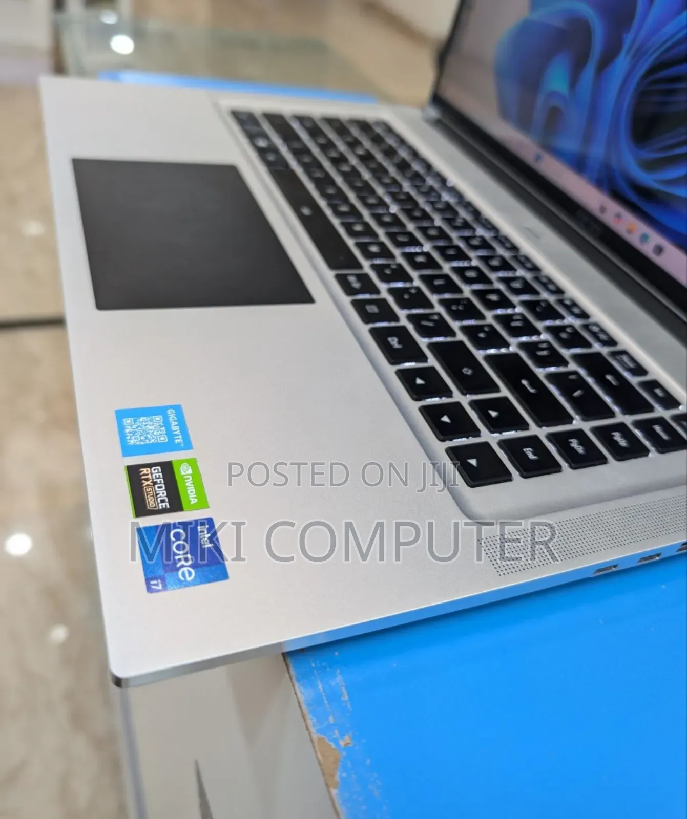 New Laptop Gigabyte AERO 15 16GB Intel Core I7 SSD 1T