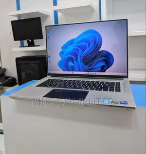 New Laptop Gigabyte AERO 15 16GB Intel Core I7 SSD 1T