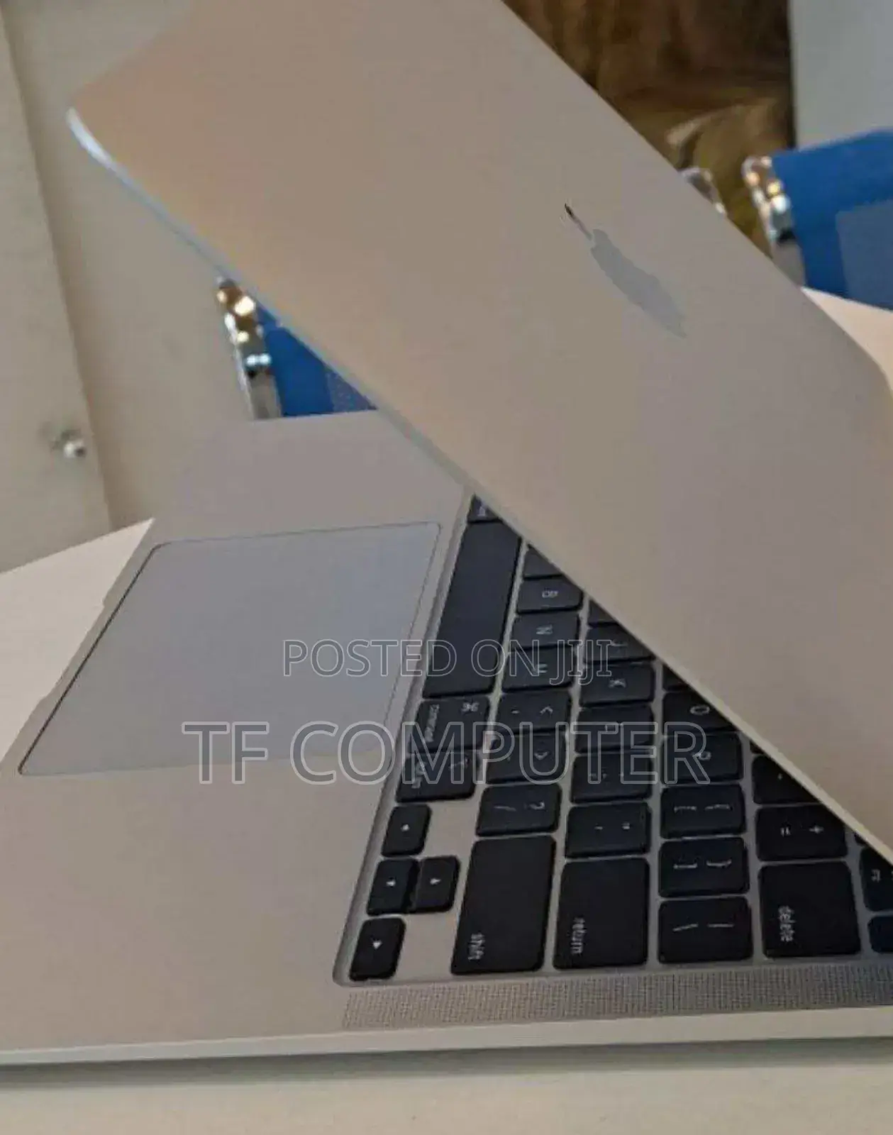 New Laptop Apple MacBook Air 2020 M1 8GB Intel Core i7 SSD 256GB