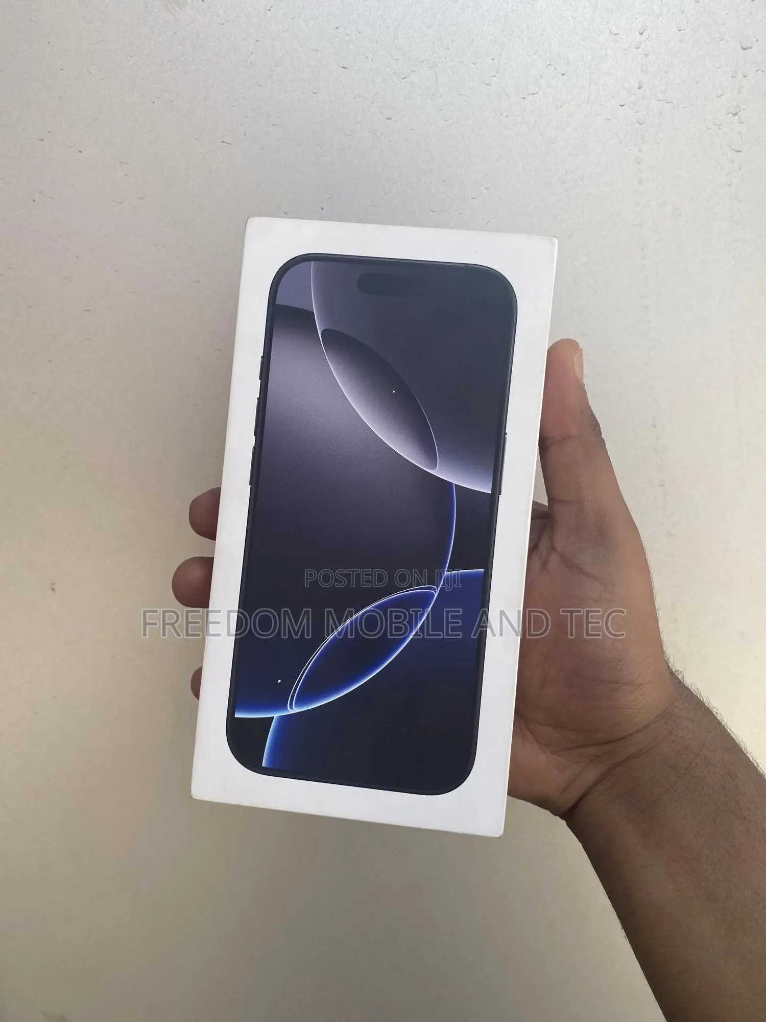 New Apple iPhone 16 Pro 128 GB Yellow