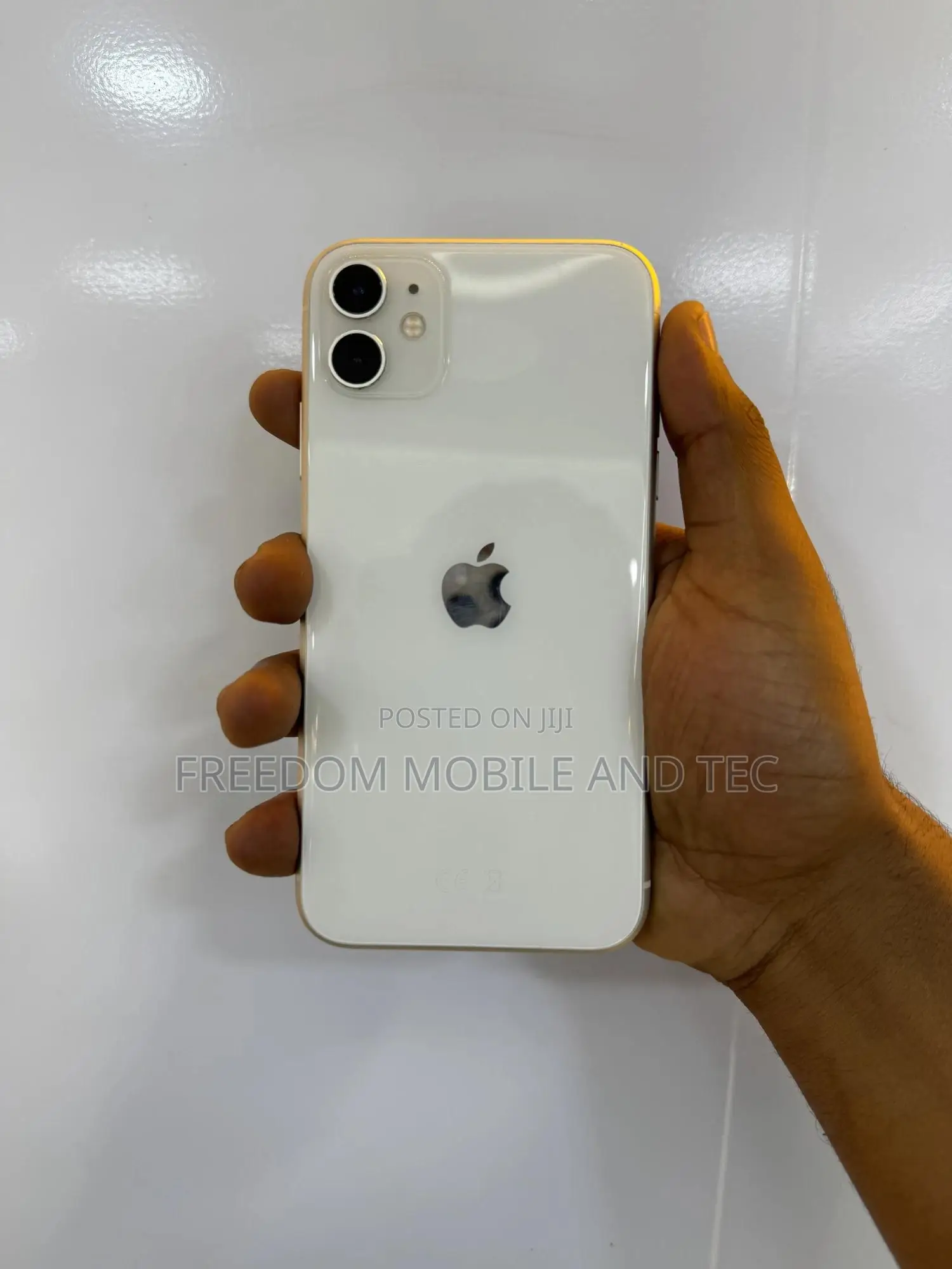 New Apple iPhone 11 128 GB White
