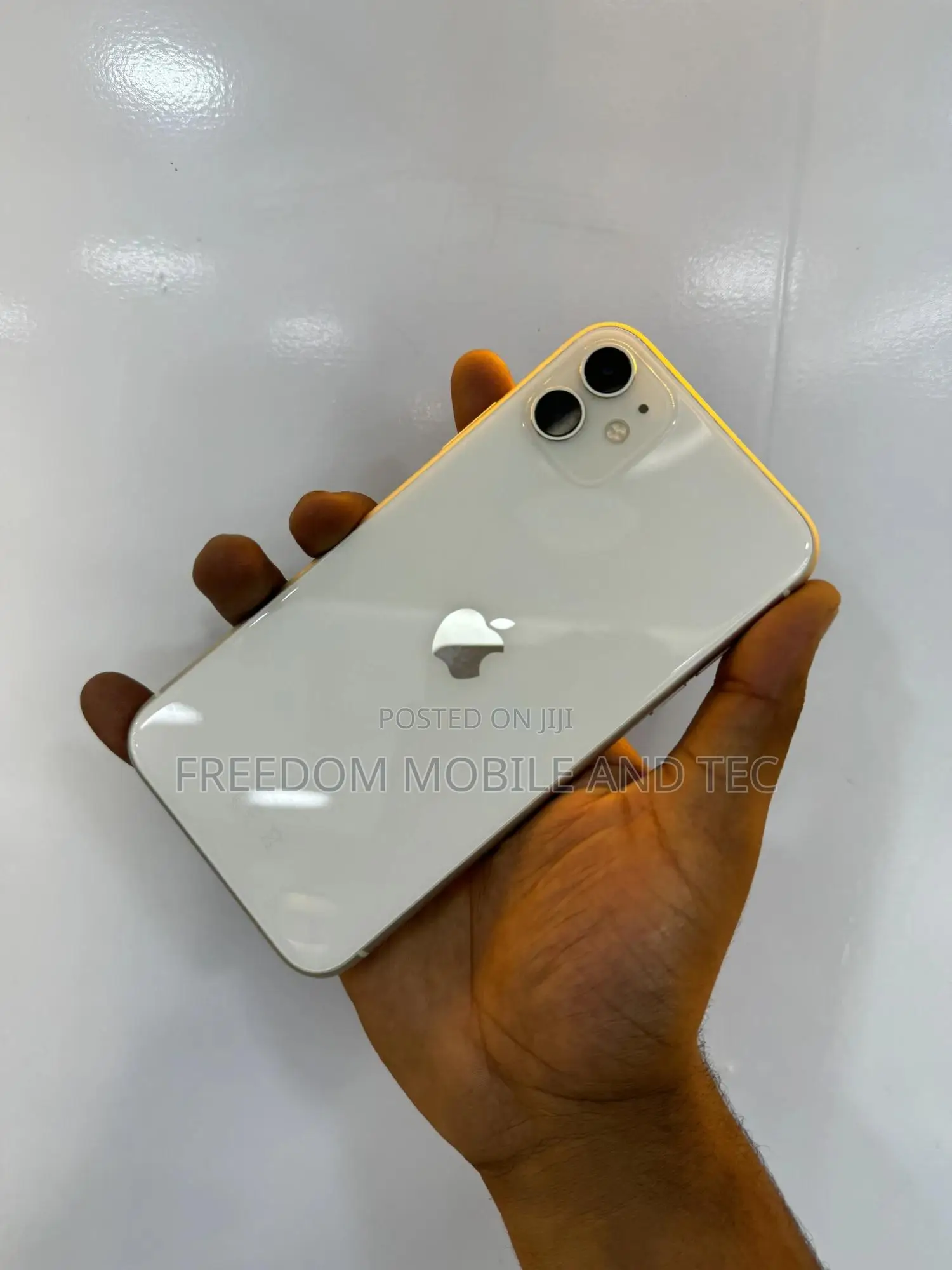 New Apple iPhone 11 128 GB White