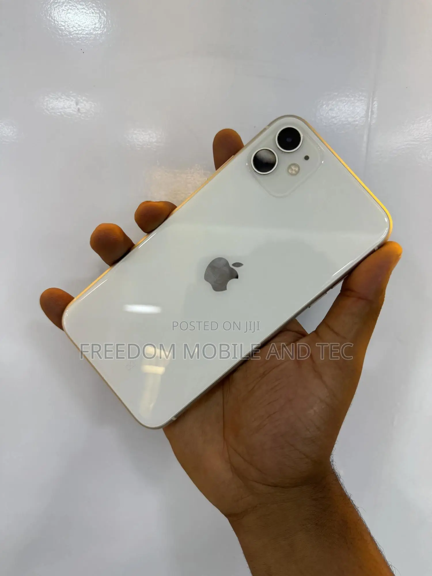 New Apple iPhone 11 128 GB White