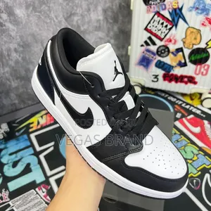 Photo - Air Jordan Low Panda Master Quality Shoes