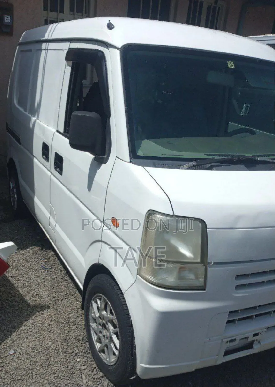 Suzuki Every Wagon 2012 White
