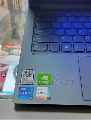 Photo - New Laptop Lenovo ThinkPad Yoga 16GB Intel Core I7 SSD 512GB