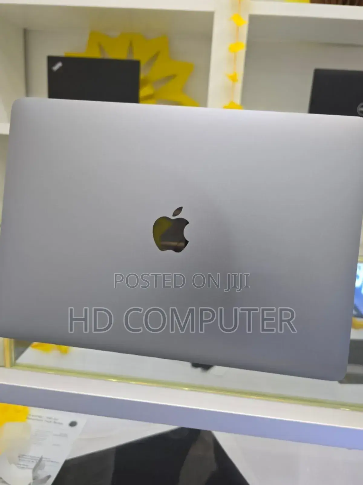 New Laptop Apple MacBook Pro M1 8GB Intel Core I9 SSD 256GB