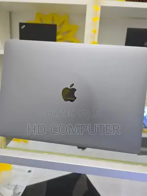 New Laptop Apple MacBook Pro M1 8GB Intel Core I9 SSD 256GB