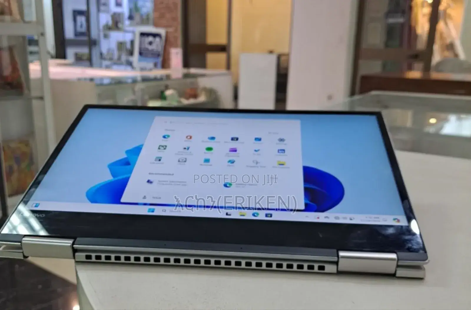 New Laptop Lenovo Yoga 710 16GB Intel Core I5 SSD 512GB