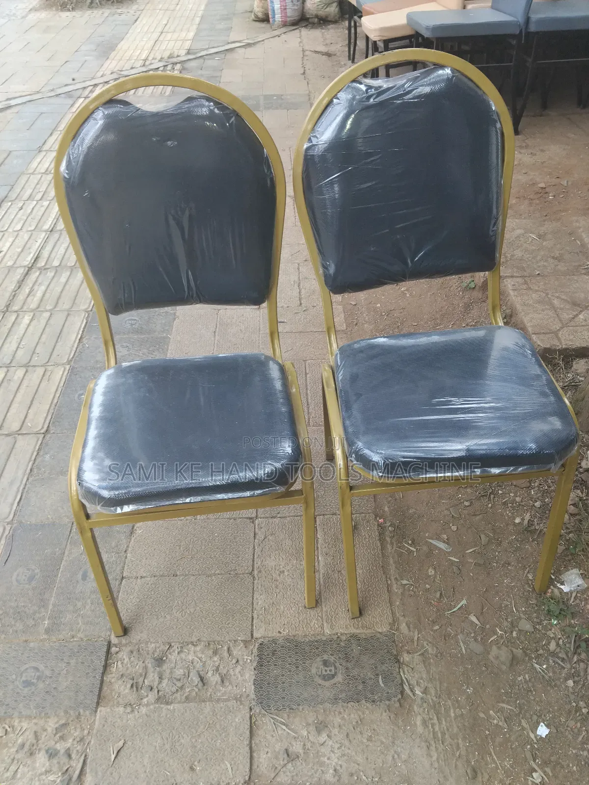 Cher and Table Hotel Restrant