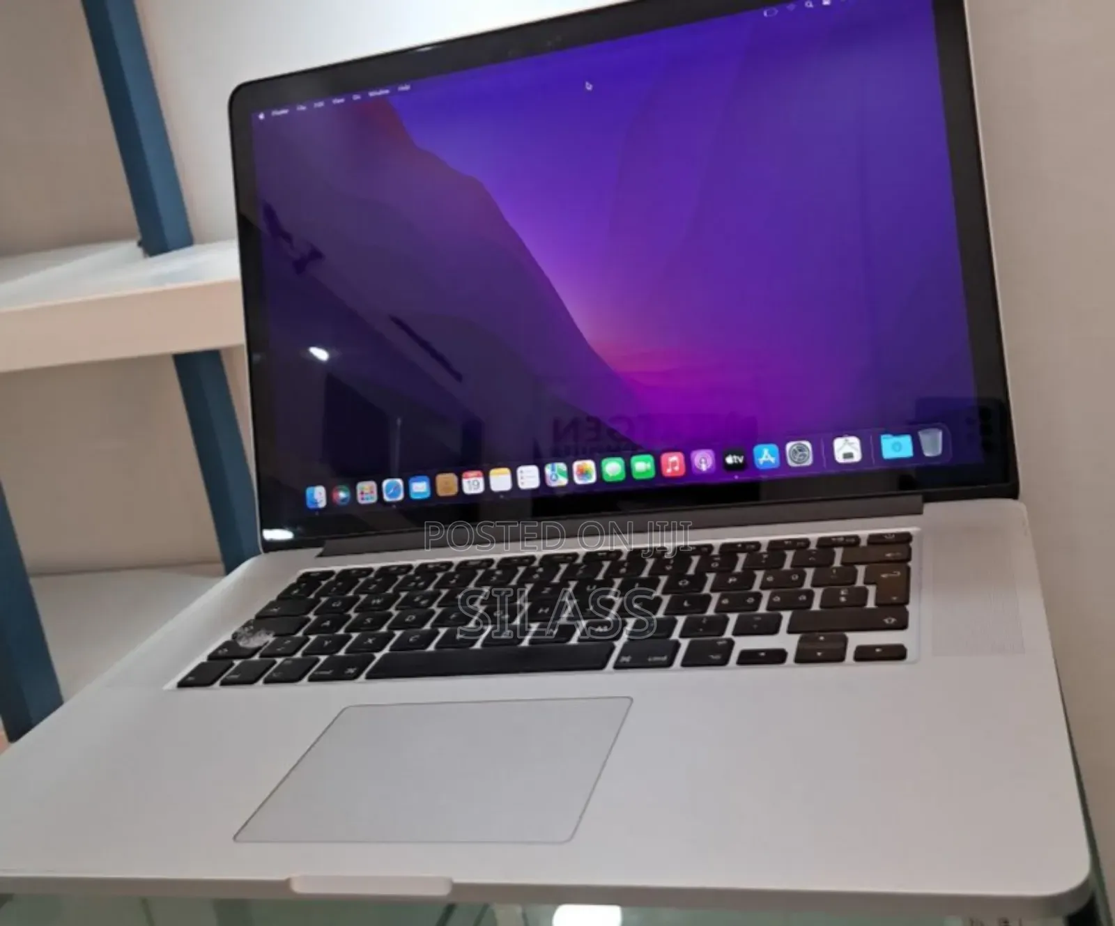 New Laptop Apple MacBook Pro 2015 16GB Intel Core I7 SSD 256GB