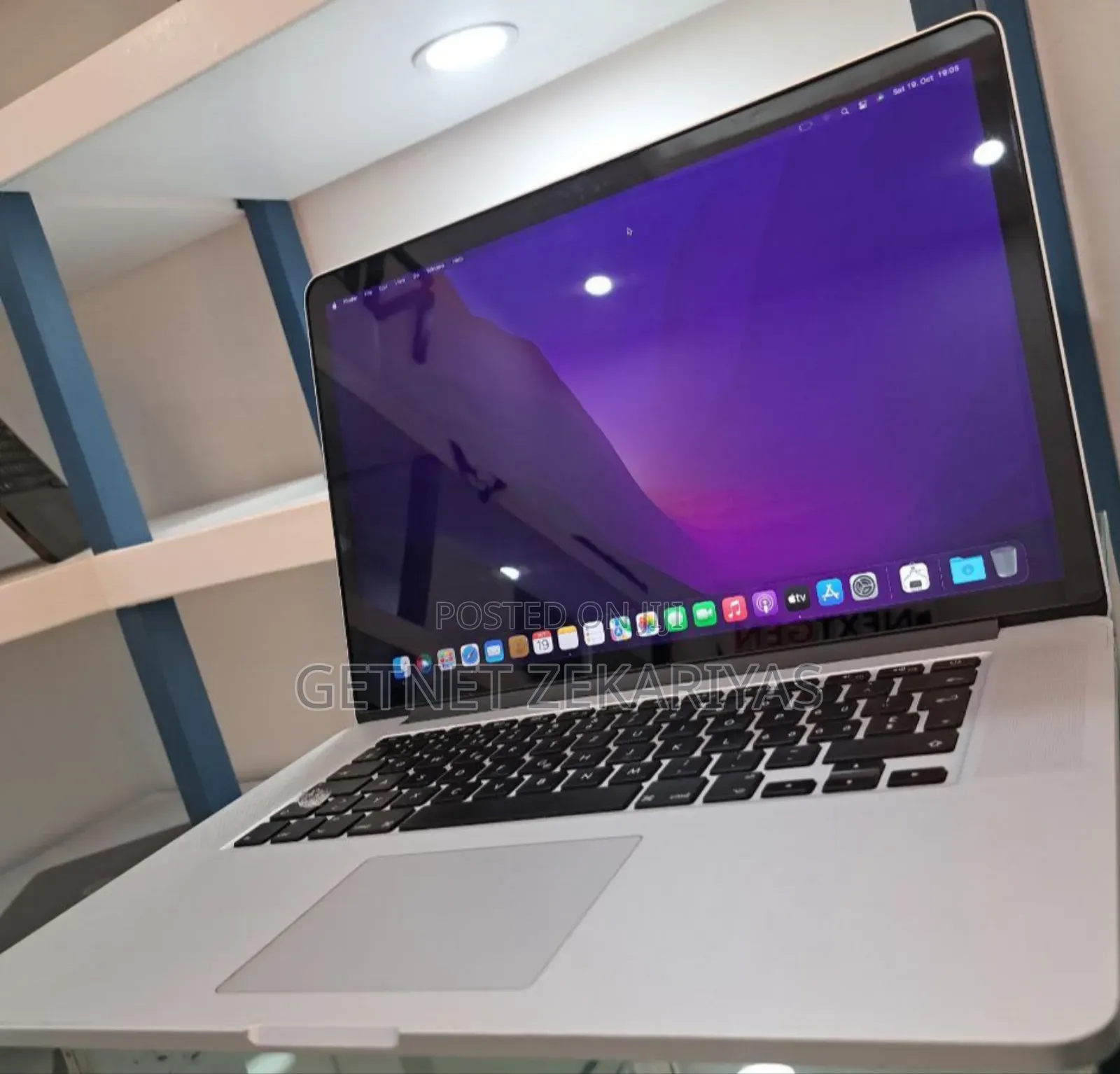 New Laptop Apple MacBook Pro 2015 16GB Intel Core I7 SSD 256GB