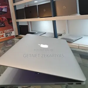 New Laptop Apple MacBook Pro 2015 16GB Intel Core I7 SSD 256GB