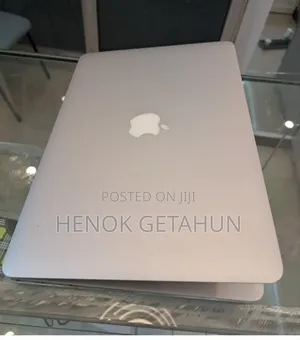 New Laptop Apple MacBook Pro 2017 8GB Intel Core I5 SSD 256GB