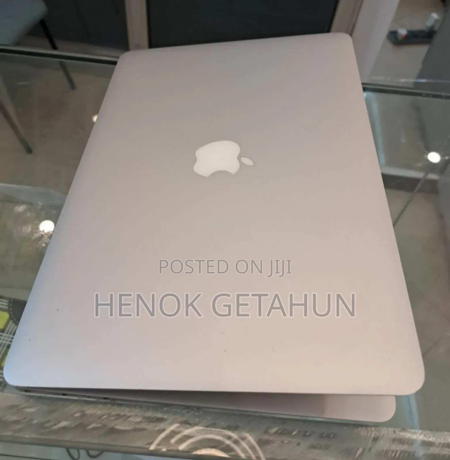 New Laptop Apple MacBook Pro 2017 8GB Intel Core I5 SSD 256GB