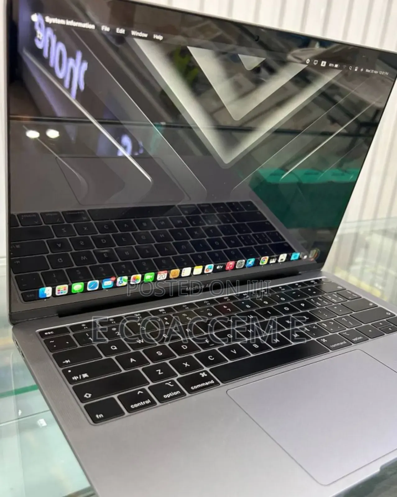 New Laptop Apple MacBook 8GB Intel Core I5 SSD 256GB