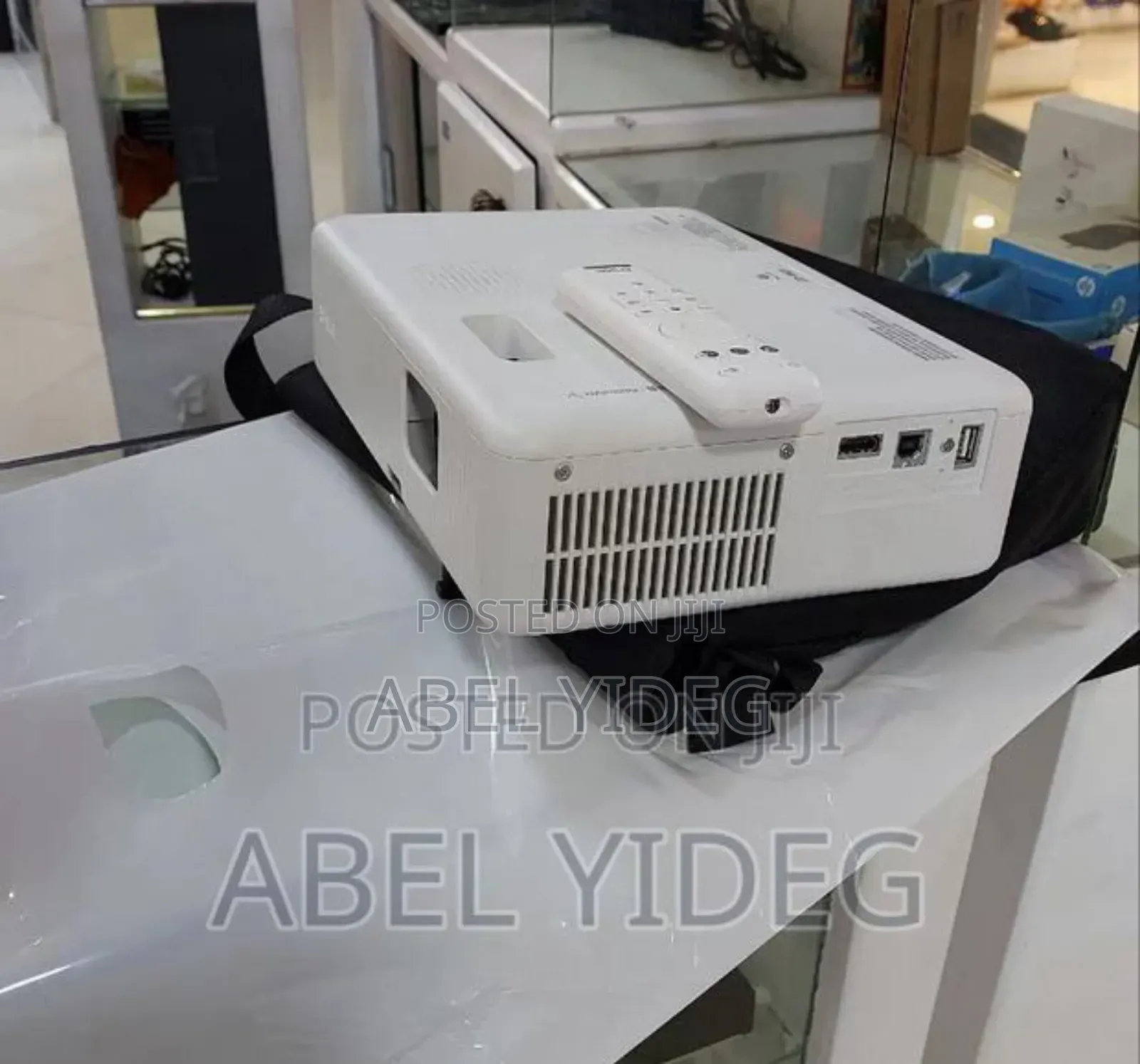 Epson W01 Pprojector