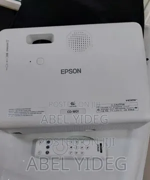 Epson W01 Pprojector