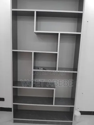 ለሱቅ የሚሆን መደርደሪያ
MDF መደርደሪያ በጥሩ ሁኔታ ላይ ያለ