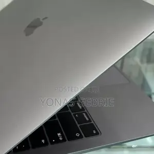 New Laptop Apple MacBook Air 2019 8GB Intel Core I5 SSD 256GB