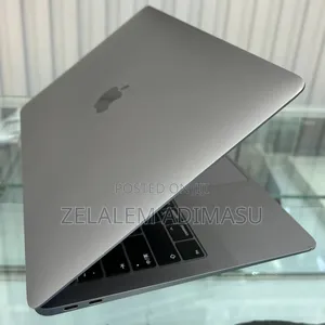 New Laptop Apple MacBook Air 2019 8GB Intel Core I5 SSD 256GB