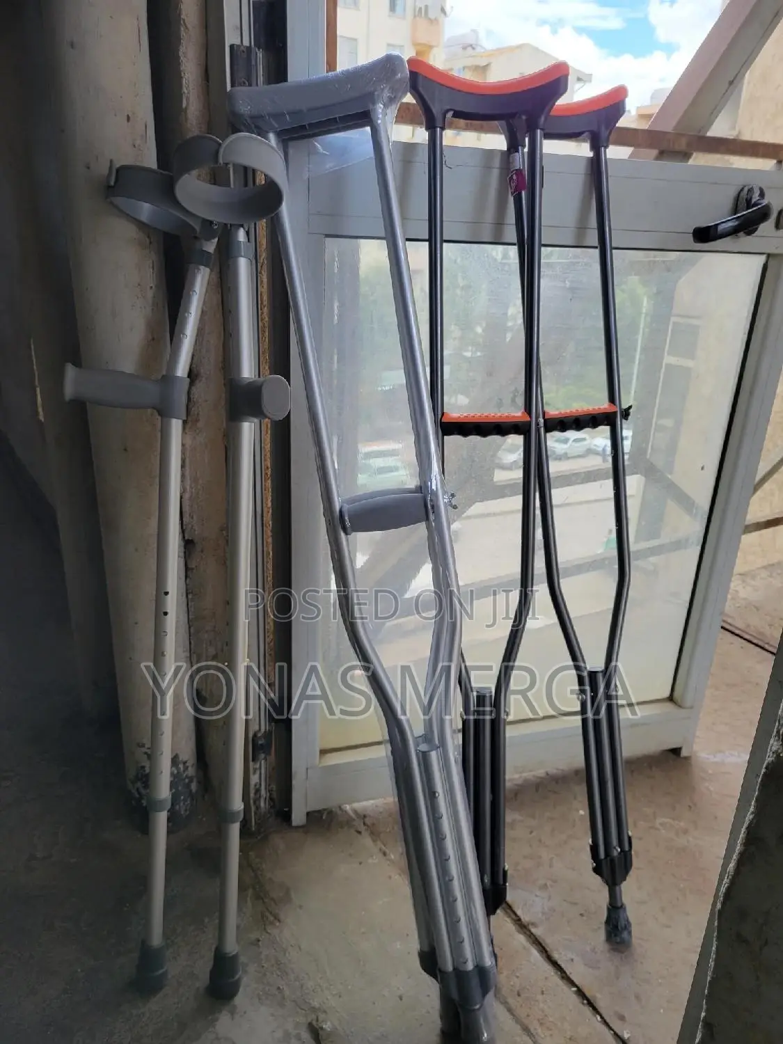 Auxiliary Crutches ፧፧ክራንች\Kranch¿¿Crutches£€¢Crutchesክራንች