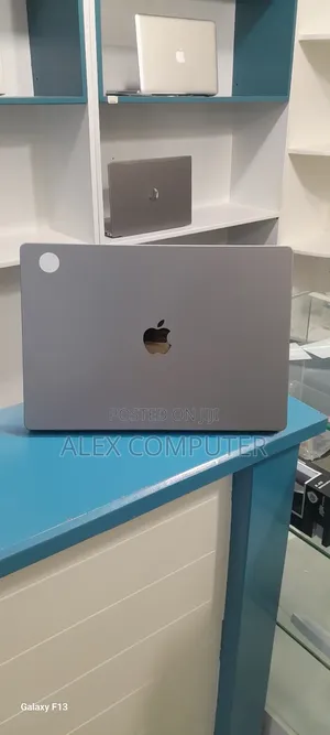 New Laptop Apple MacBook Pro 2021 M1 16GB Apple M1 SSD 1T