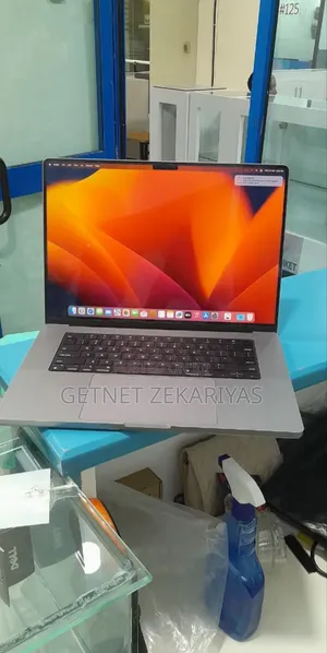 New Laptop Apple MacBook Pro M1 16GB Apple M1 Pro SSD 1T