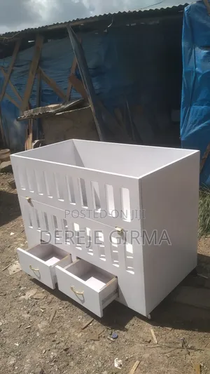 MDF የህፃናት አልጋ