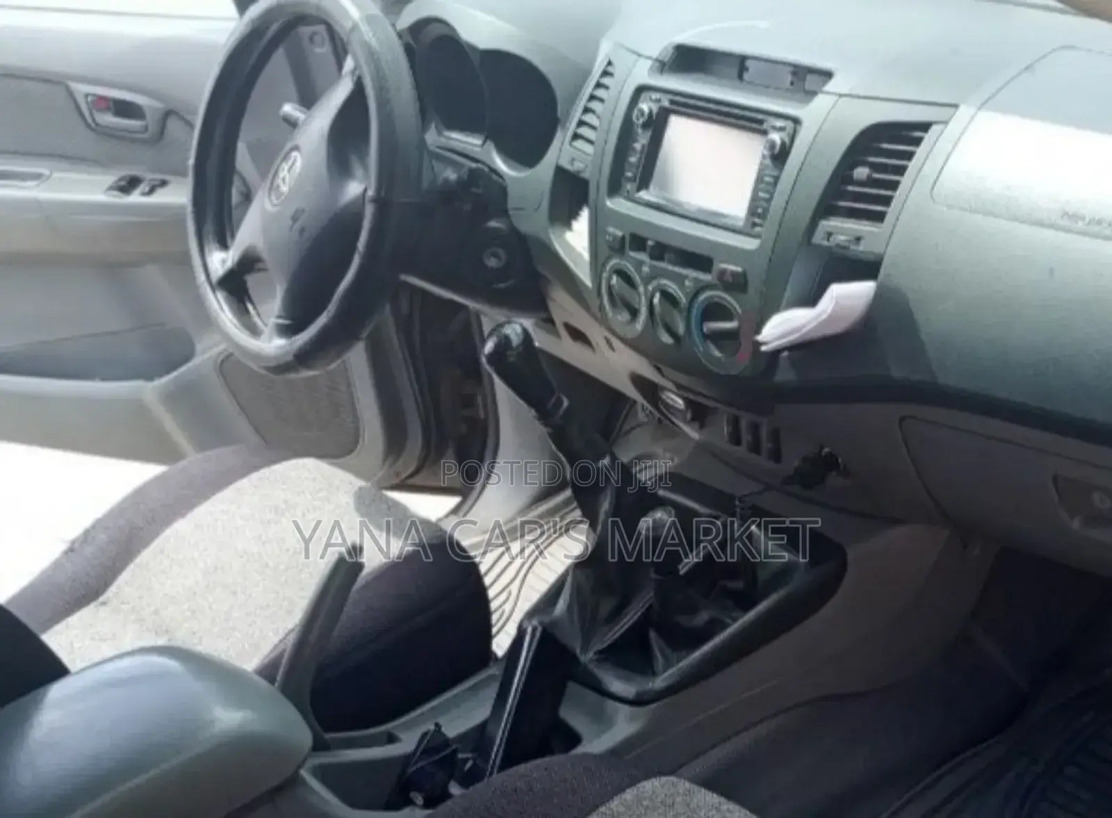 Toyota Hilux 2010 Gray