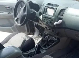 Toyota Hilux 2010 Gray