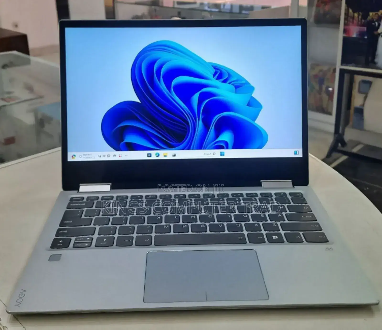 New Laptop Lenovo Yoga 730 8GB Intel Core I5 SSD 512GB