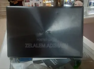 Photo - New Laptop Asus VivoBook W202 4GB Intel Core I3 HDD 500GB