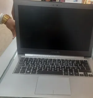 New Laptop Asus VivoBook W202 4GB Intel Core I3 HDD 500GB