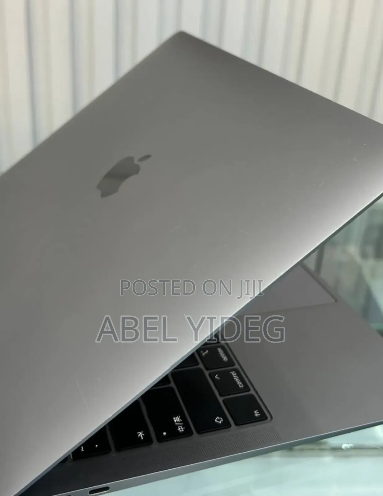 New Laptop Apple MacBook Pro 2019 8GB Intel Core I5 SSD 256GB